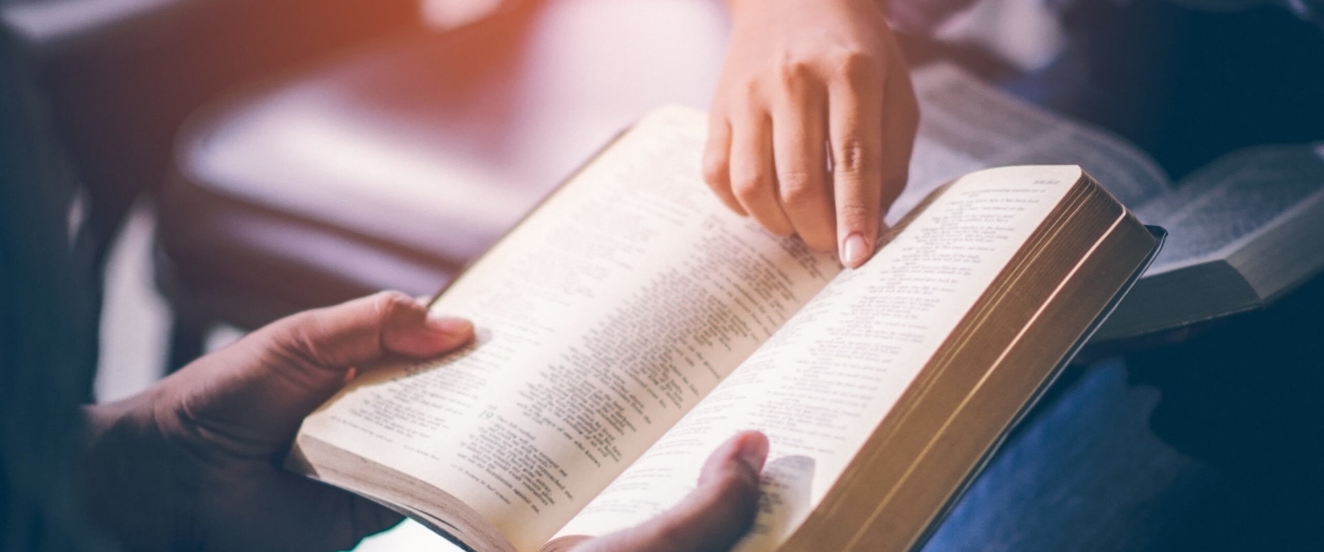 What type of bible do non-denominational churches use?